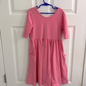 Hanna Andersson play dress size 8 with pockets.